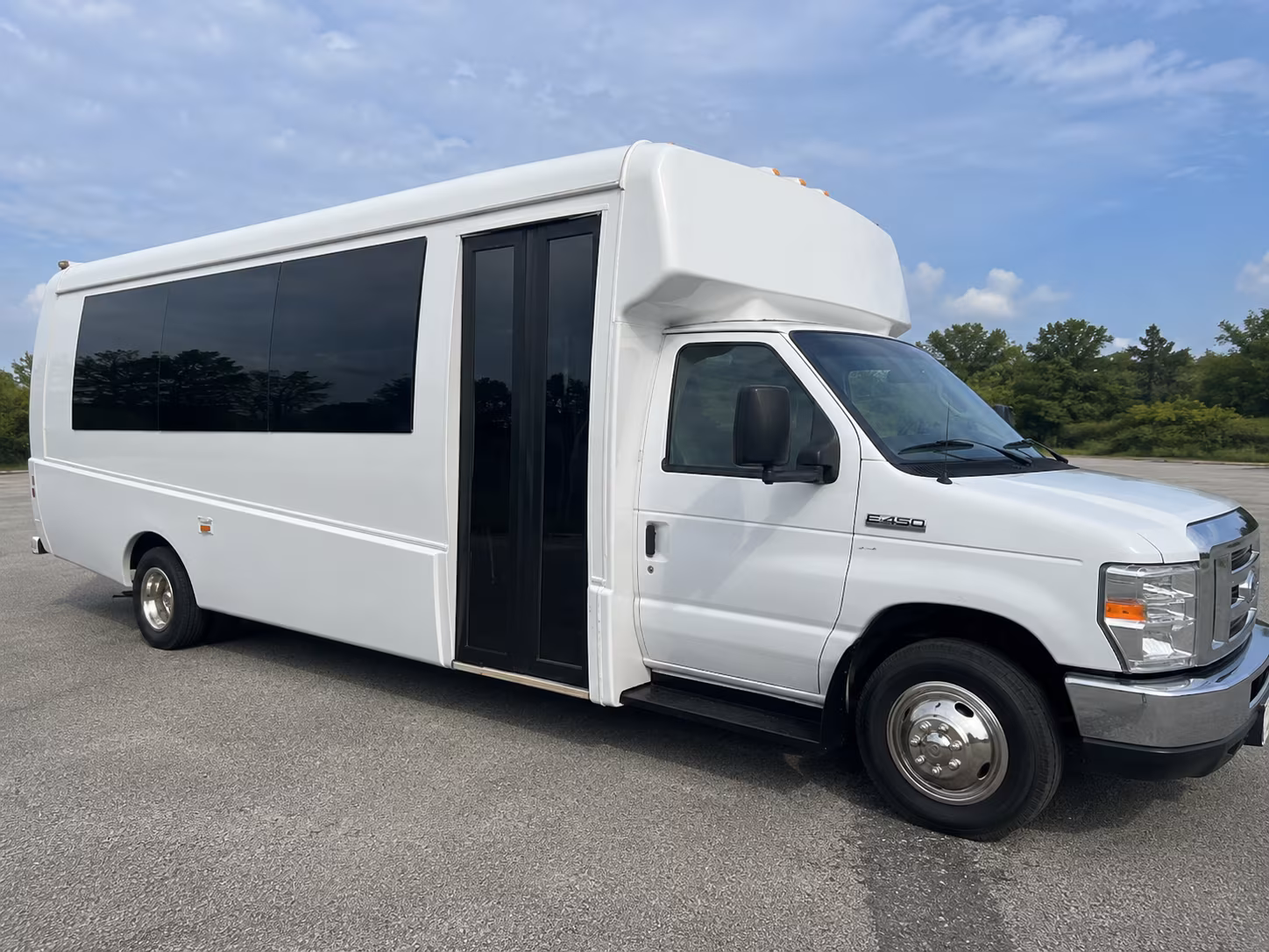 Tucson Winery Tour & Pub Crawl Transportation party bus exterior