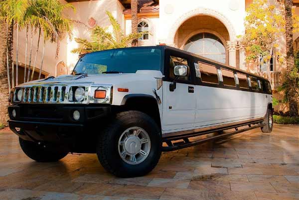 Hummer limo Three Points